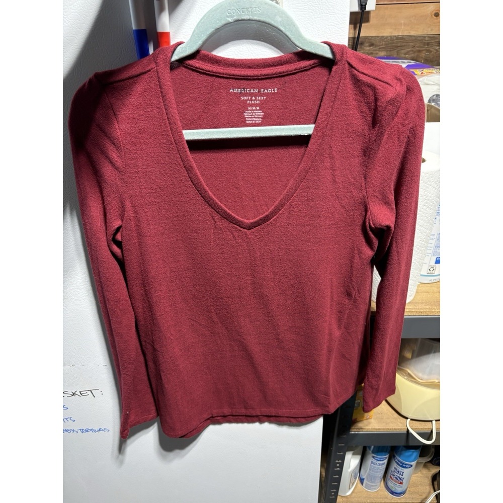 Preowned-American Eagle Outfitters Soft & Sexy V-Neck Plush Top Womens (Size M)
